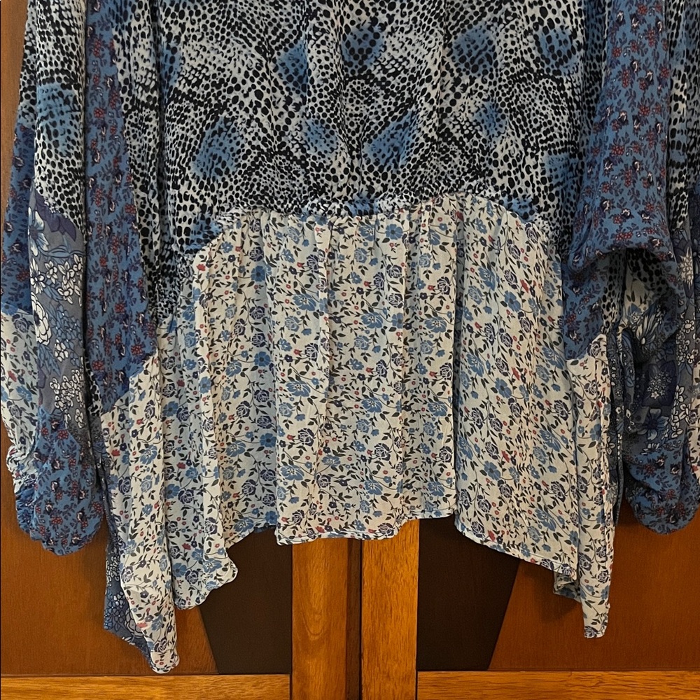 LOGO Mixed Media Blue Patterned Topper w/Dramatic Dolman Sleeves-Sharkbite Hem - Picture 9 of 12